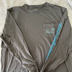 Vineyard Vines men's XL t-shirt. Like new, rarely worn, non-smoking/pet-free.